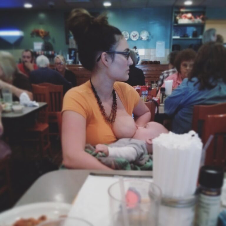 Mom Shamed For Breastfeeding in Public, Refuses to Cover Up, and Continues Feeding Baby Like a Boss