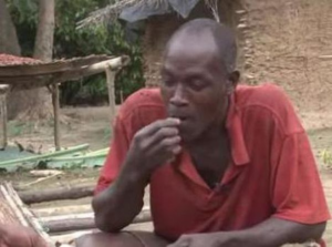INDESCRIBABLE HAPPINESS: A man who grows cocoa tried chocolate for the first time in his life (VIDEO)